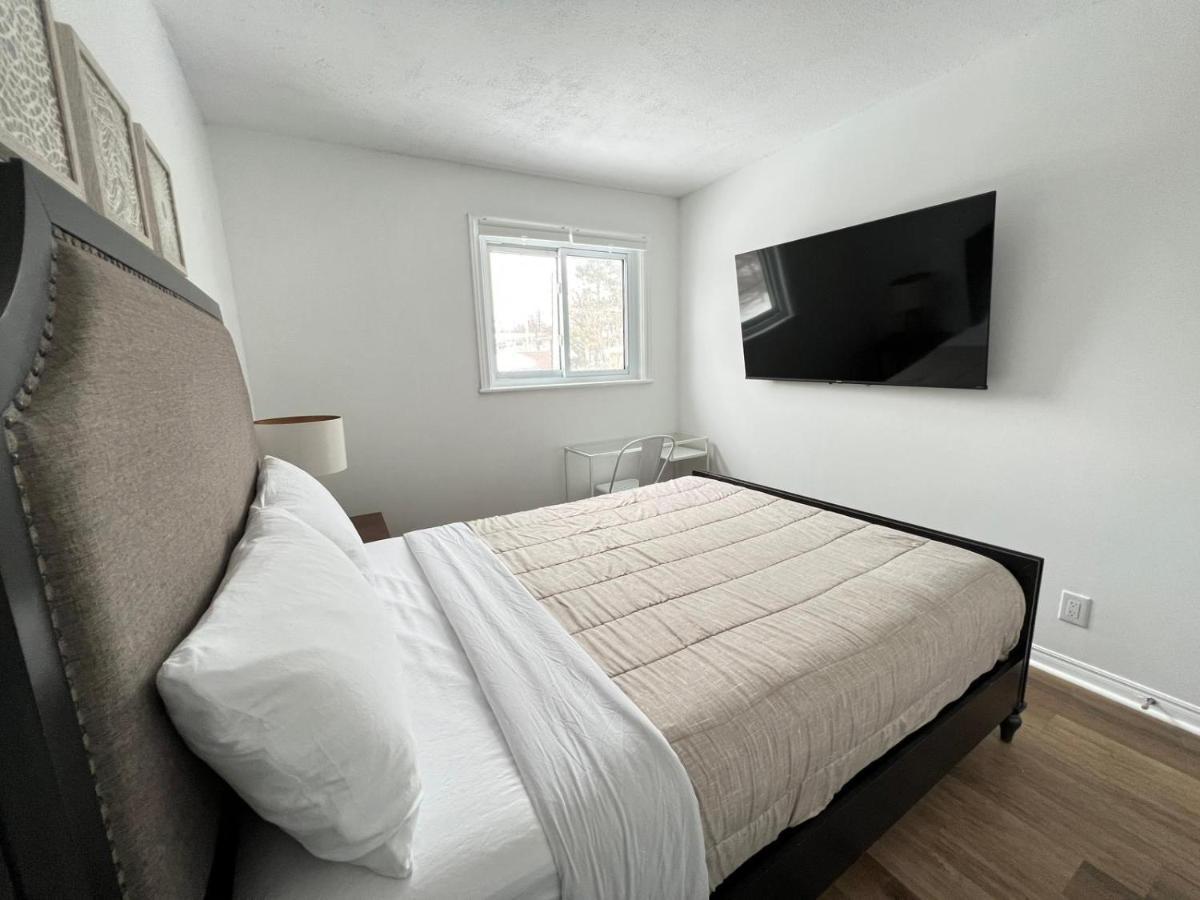 Letitia Heights !C Quiet And Modern Private Bedroom With Shared Bathroom Barrie Dış mekan fotoğraf